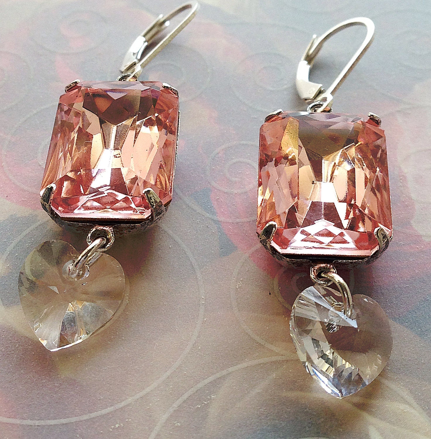 Vintage pink glass dangle earrings by peanutandolive on Etsy