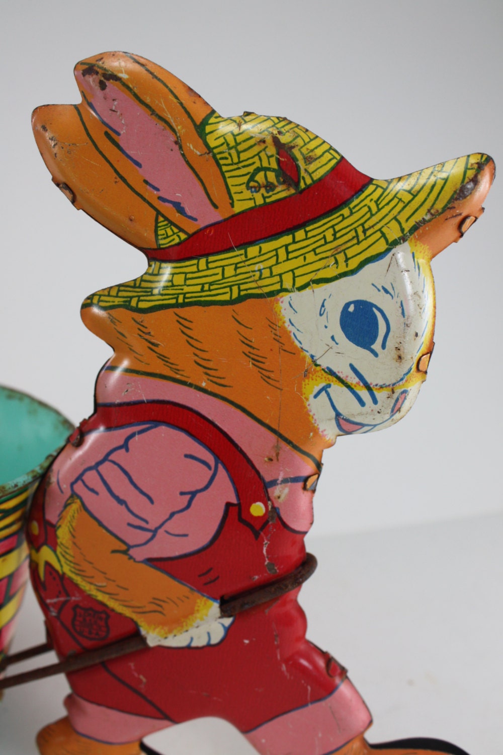 metal rabbit figurine