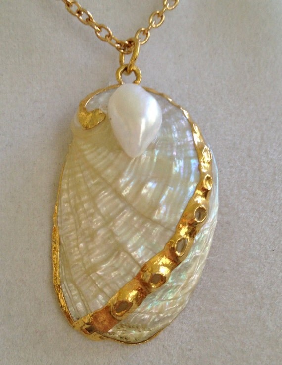 Seashell Gold Wrapped Necklace