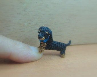0.6 inch black Dachshund dog - Tiny amigurumi crochet animal