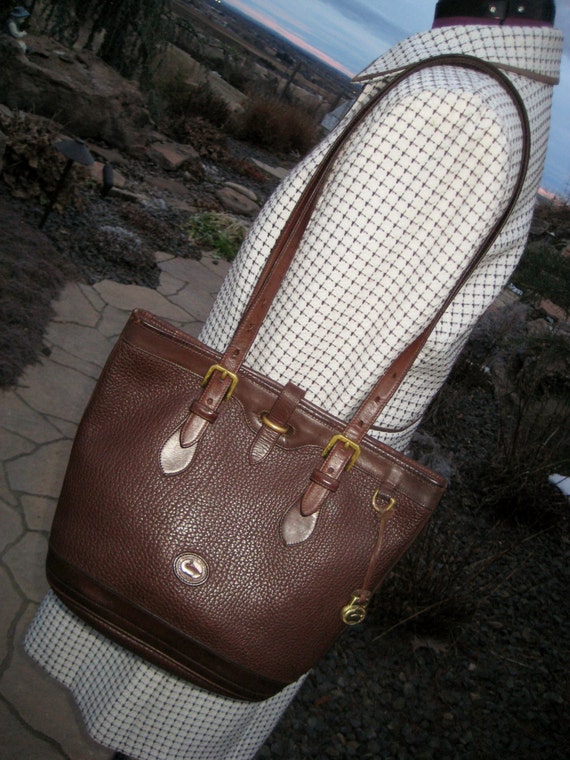 discontinued dooney and bourke bags