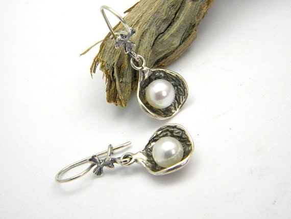 Pearl sterling silver earrings dangling drop bud flower white