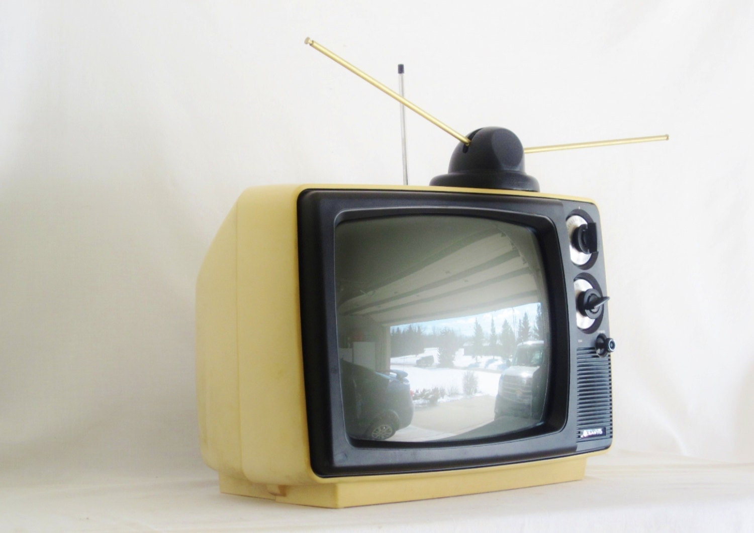 Vintage Television TV 1970s Black and White Yellow Sanyo Retro