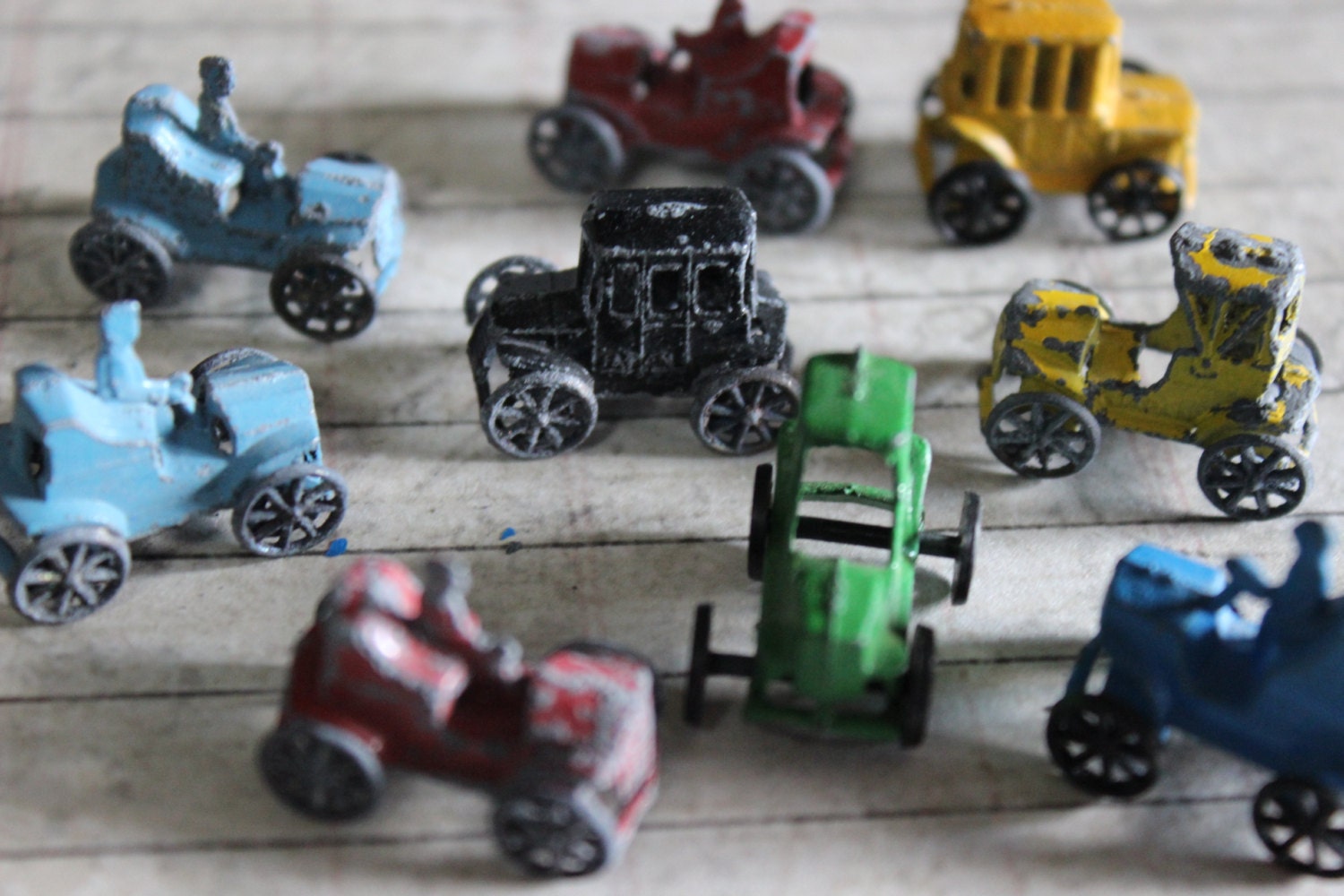 1 Vintage Miniature Metal Antique Car Toy