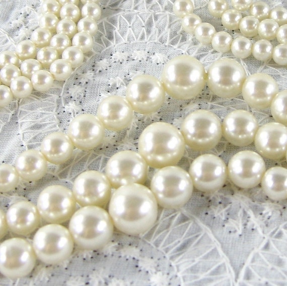 Vintage Pearl Bib Necklace White Graduated Beads Multi