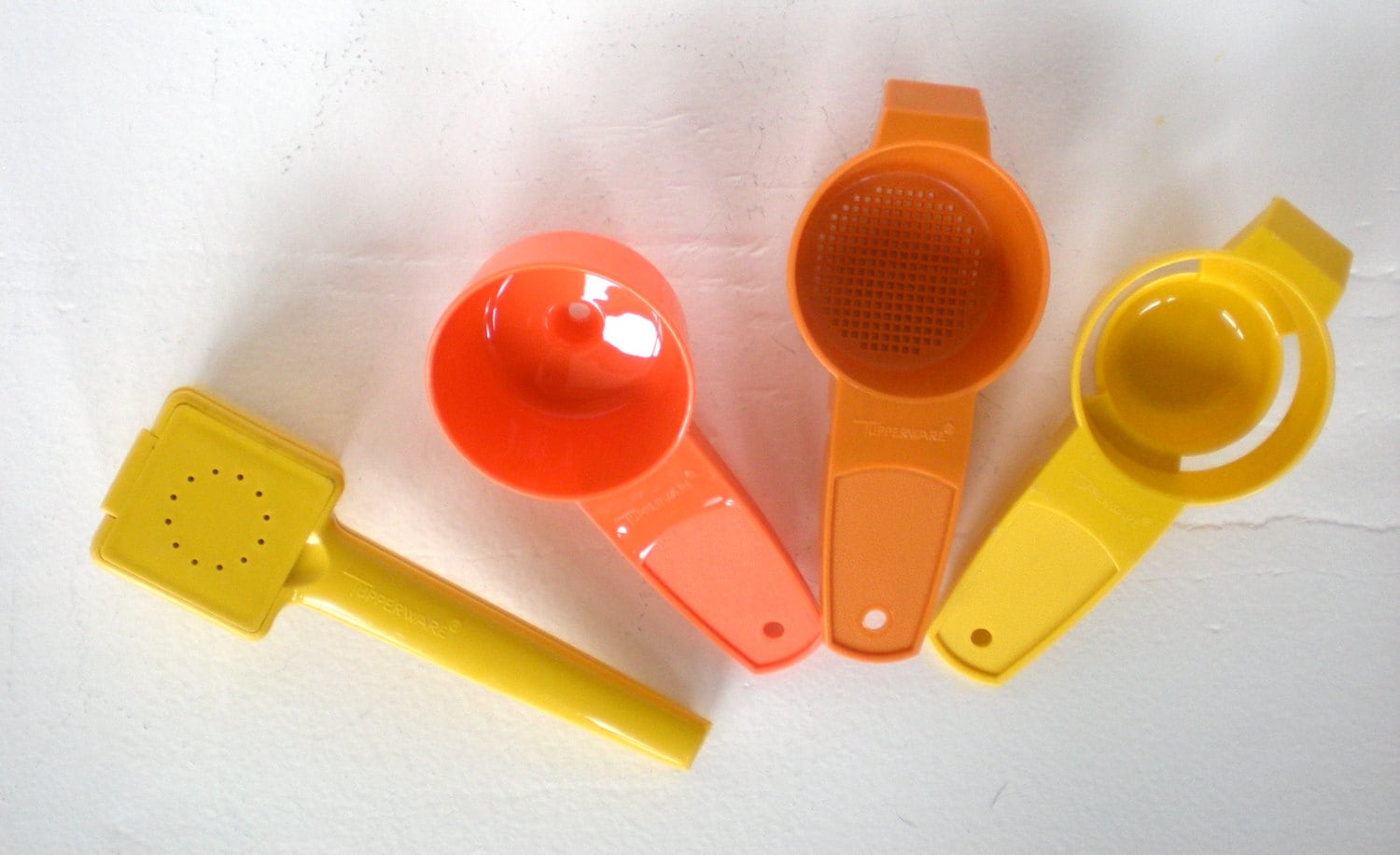 Set of 4 Tupperware Gadgets Utensils