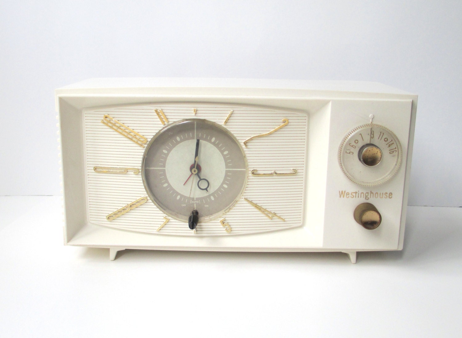 Vintage Westinghouse Clock Radio Model by TheVintageResource