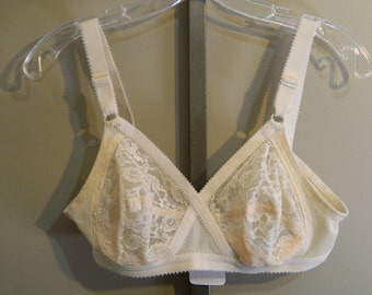 Vintage Bra / Vintage 1960s Bra / Vintage Lingerie