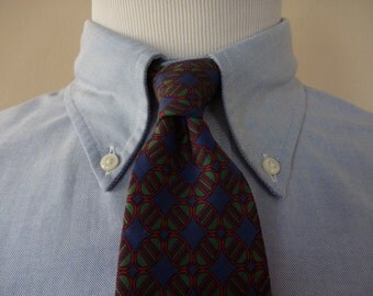 Vintage 1960s / 1970s Brooks Brothers MAKERS All Silk Green & Red Geometric Designs on Navy Blue Trad / Ivy League Neck Tie. Made in USA.