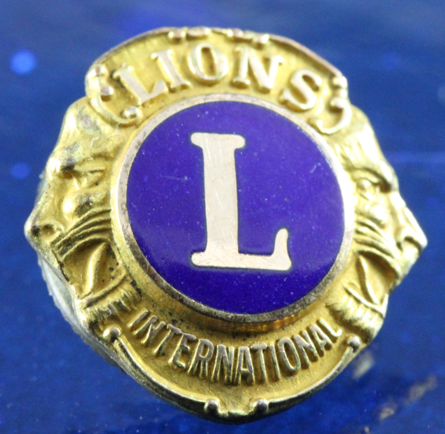 Lions International Vintage Lapel Collar Pin 10 KGF