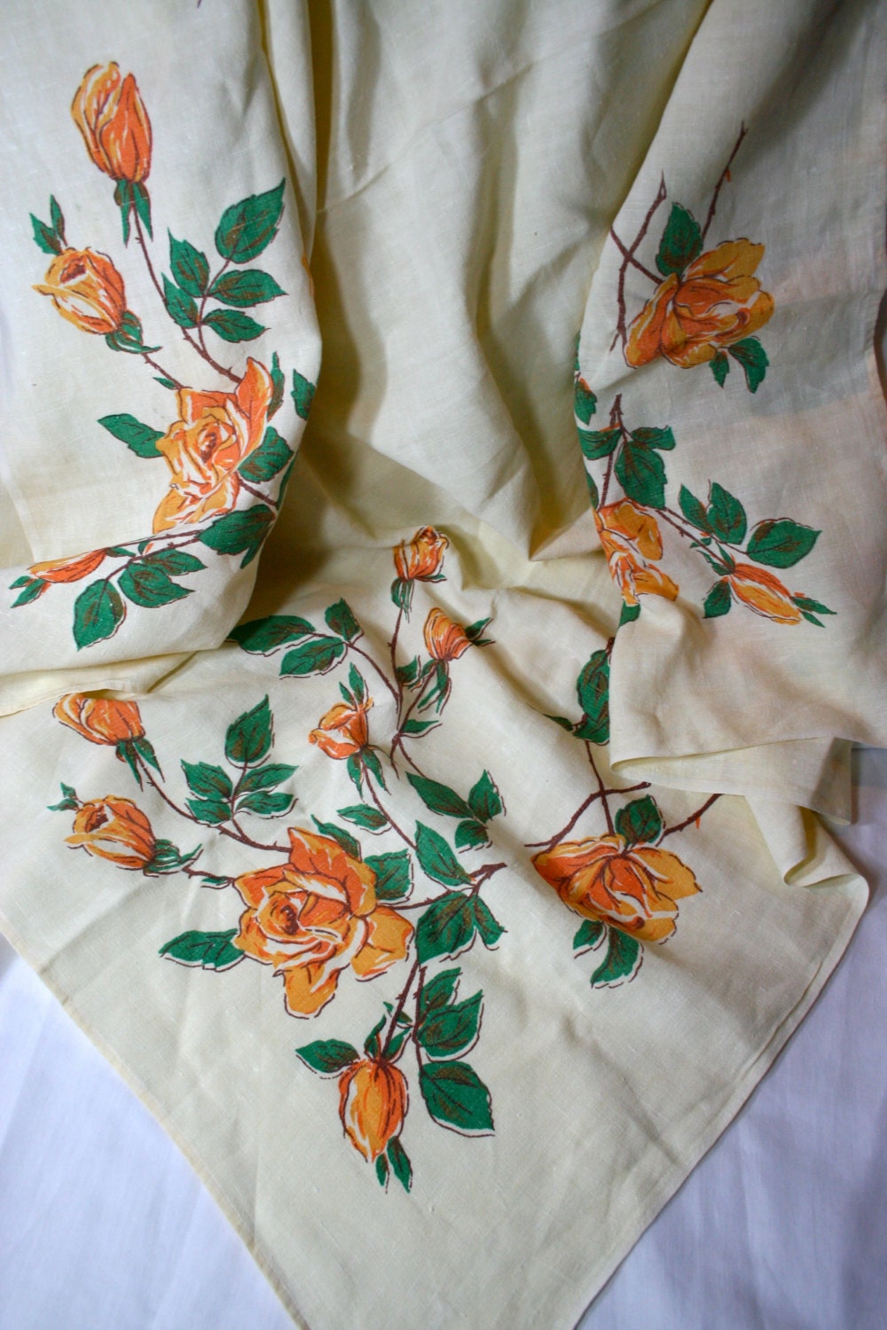 Lovely Vintage Tablecloth Linen Yellow Roses by ProctorCreations