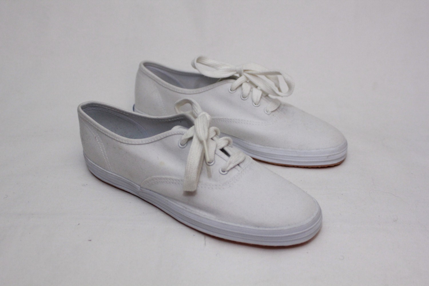 90s Vintage KEDS White Canvas Sneakers Sz: by StandoutVintageStore