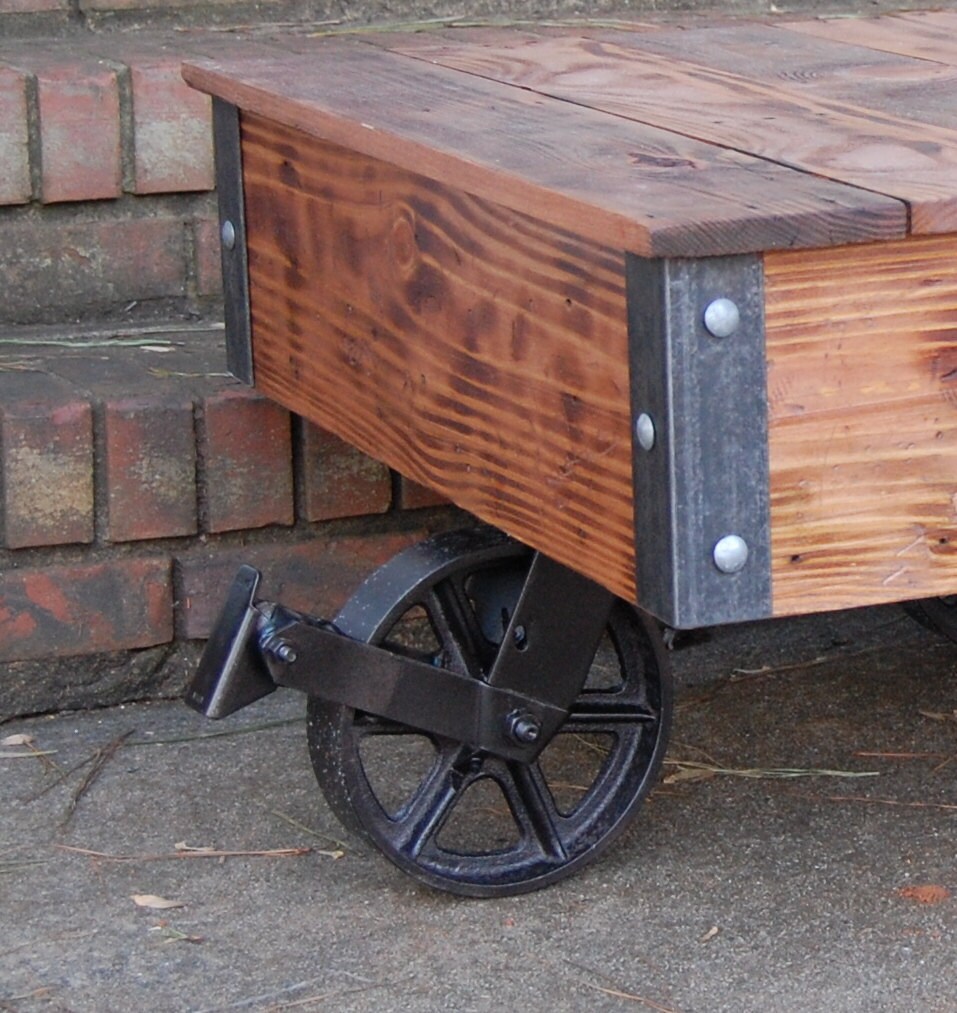 vintage style industrial cart / coffee table/factory cart table vintage style industrial cart / coffee table/factory cart table