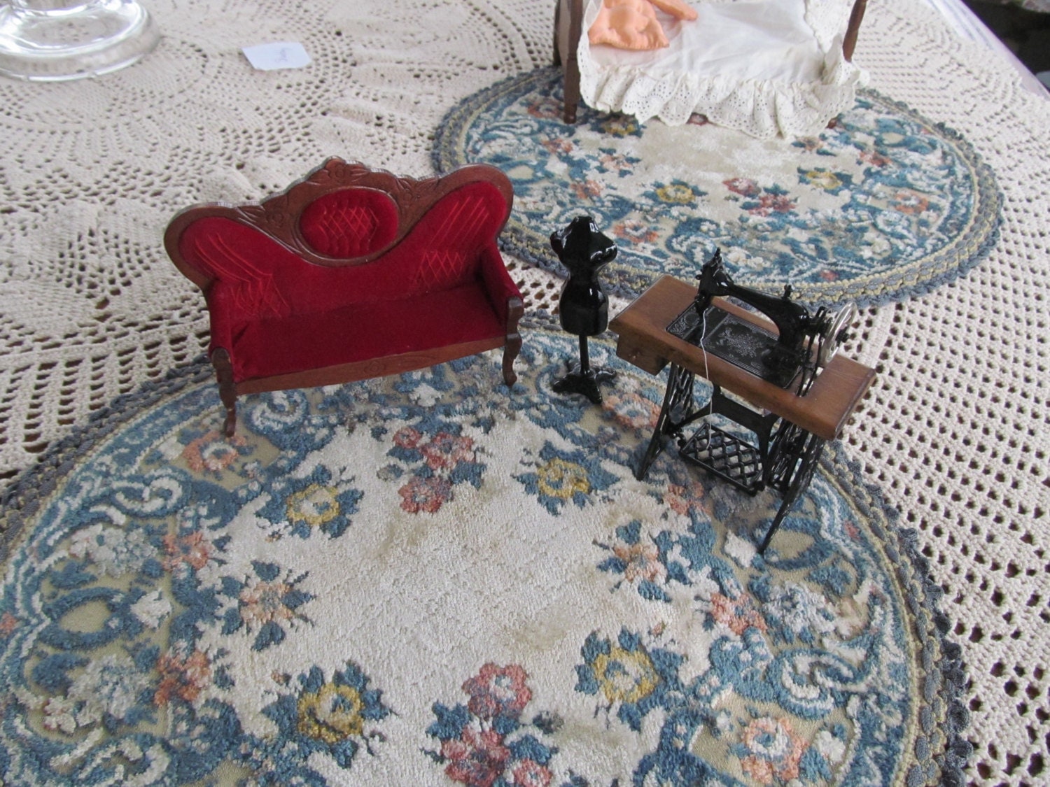 Victorian Flocked Tapestry Dollhouse Rug Large Oval Oriental Style Doll