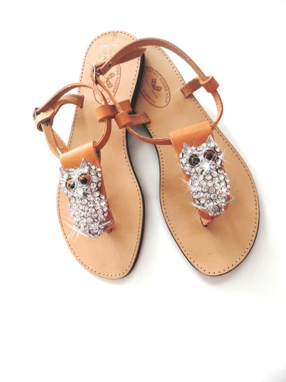 Handmade leather sandals decorated with owl jewel