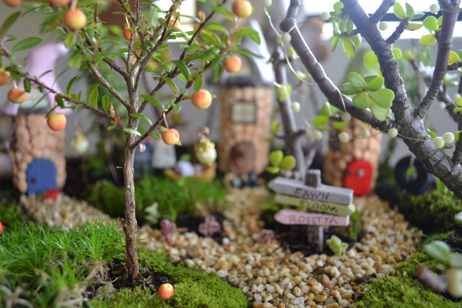 How to make your own Fairy Village Garden PDF by PinkyDinkyDesigns