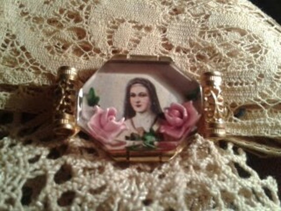 Religious Brooch/Jewel Rare 1930 Gold Plated  French Holy Ste Thérèse of Lisieux "The Little Flower of Jesus" Drawing and Roses Inclusion