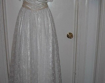 REDUCED Vintage Jessica McClintock Made In USA Wedding Gown Or Prom Dress Or Debutante Dress REDUCED From 75.00 To 50.00