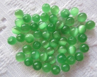 25 Shamrock Irish Green Cats Eye Fiber Optic Glass Beads 6mm