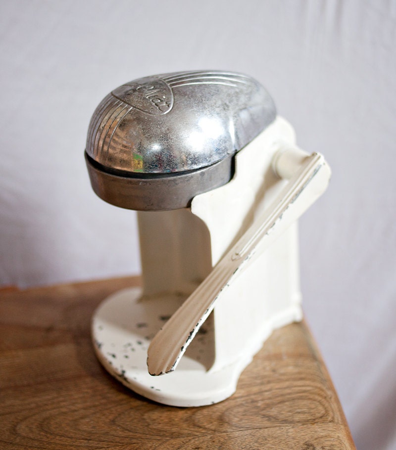 Vintage MidCentury JuiceoMat Juicer