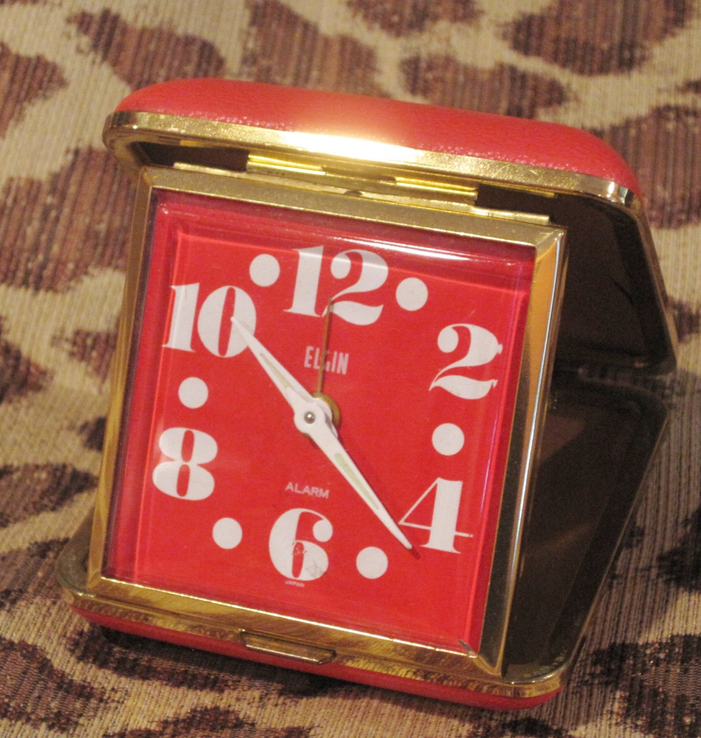 Vintage Elgin Folding Travel Alarm Clock Cool Bright Red Clam