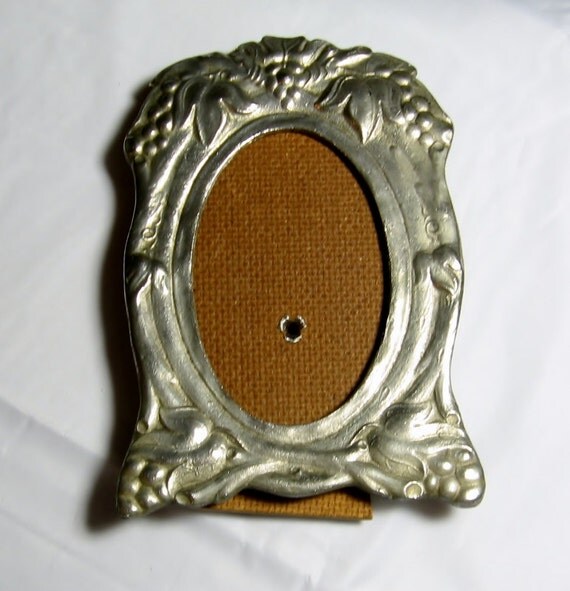 Vintage Pewter Picture Photo Frame Grapes Motif