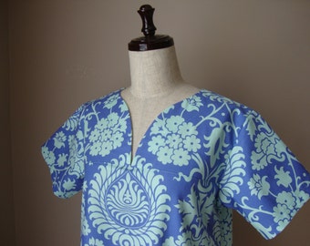 Amy Butler Bali Gate (bluexlight blue) Scrub top SMALL(2-4)