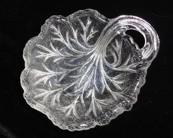 Leaf Shaped NUT / CANDY / RELISH Dish