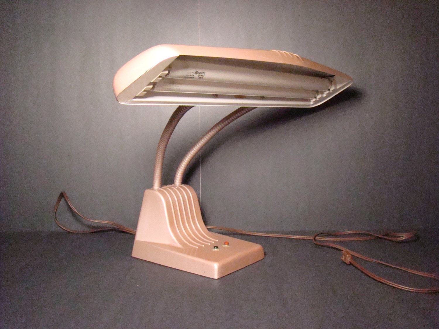 Vintage desk lamp Dazor Model 1000 fluorescent desk lamp
