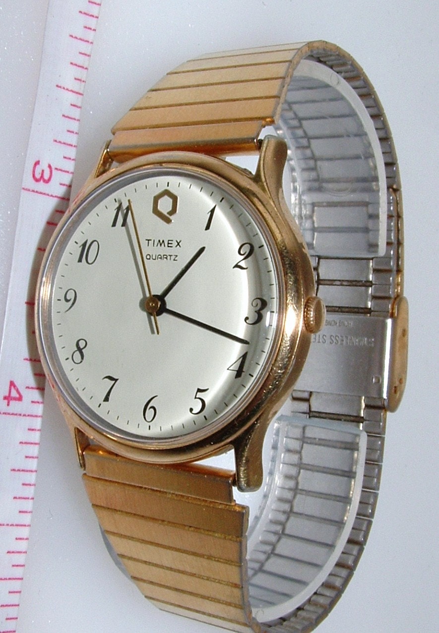 Vintage Mens 1982 Timex Quartz Watch Gold by HanysVintageWatches