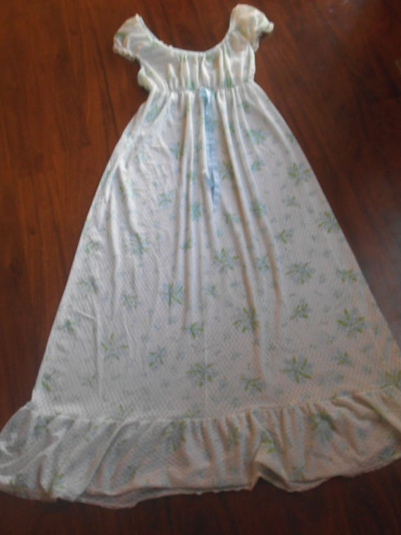 Lorraine 60s Nylon Nightgown Vintage Robe Peignoir Set by ehappy