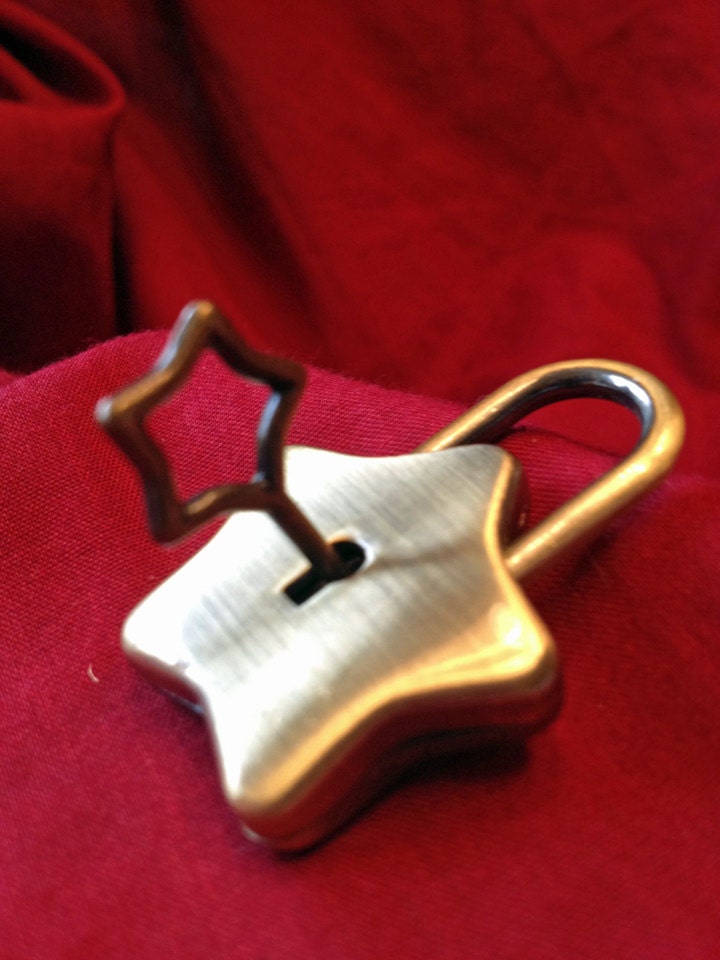 Large Starshaped Brushed Bronze Colored Working Padlock