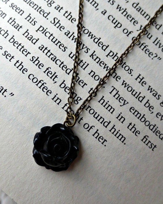 necklacke from RandLDesign on etsy