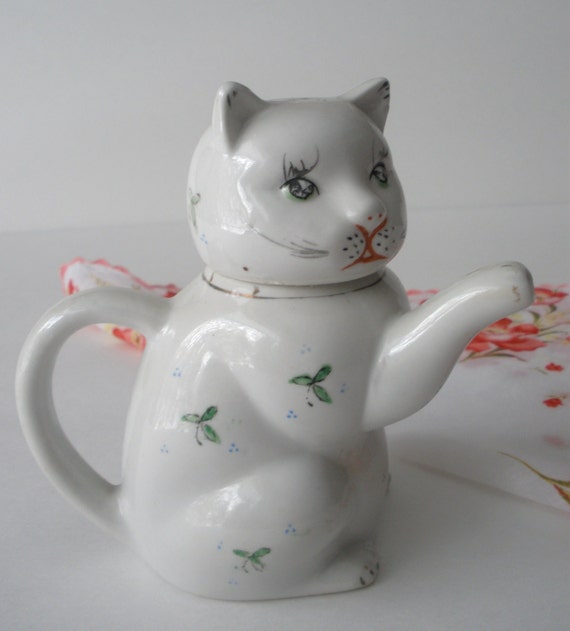 Cat Teapot Vintage China . Hand Painted . Purrrrfectly Cute