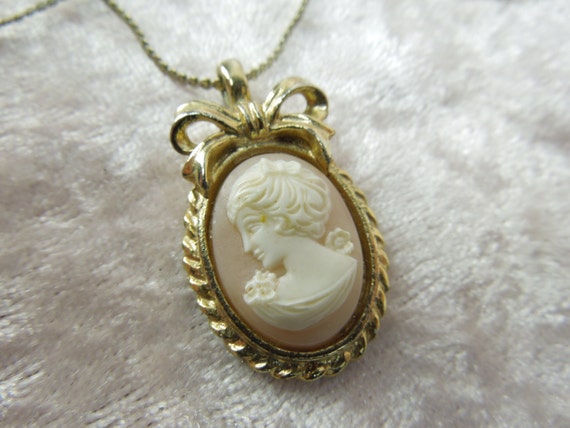 Items similar to Vintage Gold Tone Lady Cameo Pendant on Necklace on Etsy