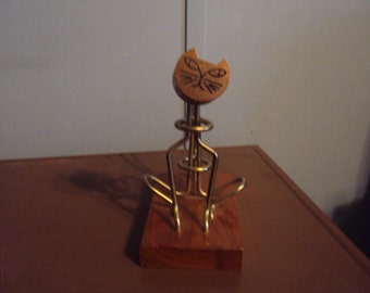 Mod cat sclupture