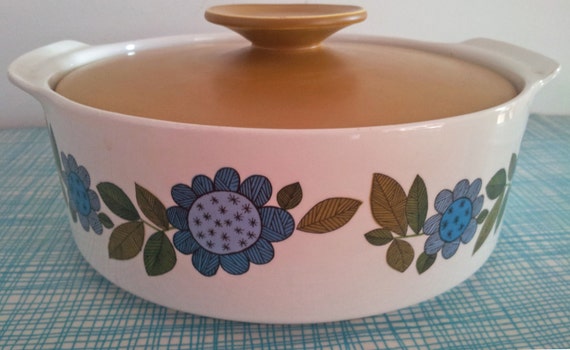 Gorgeous J & G Meakin Studio Dish and Lid - 'Topic' Design 1967 - Tureen Scandi Flowers