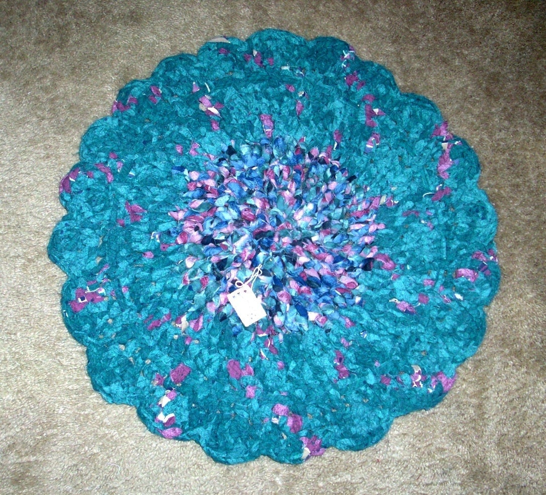Cottage Chic Crocheted Scalloped Rag Rug 24" inch Round Coaster Table