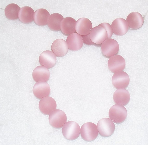 Vintage PinK Satin Frosted Glass Bead Necklace by 1pigbeading