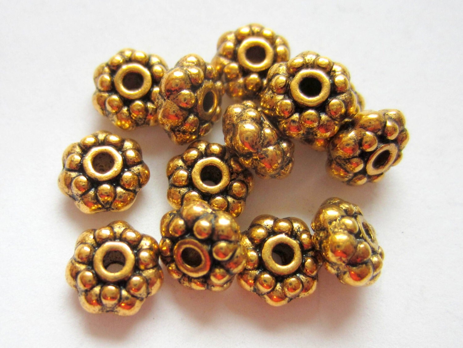 30 Antique gold beads metal spacer jewelry supply 8mm x 4mm