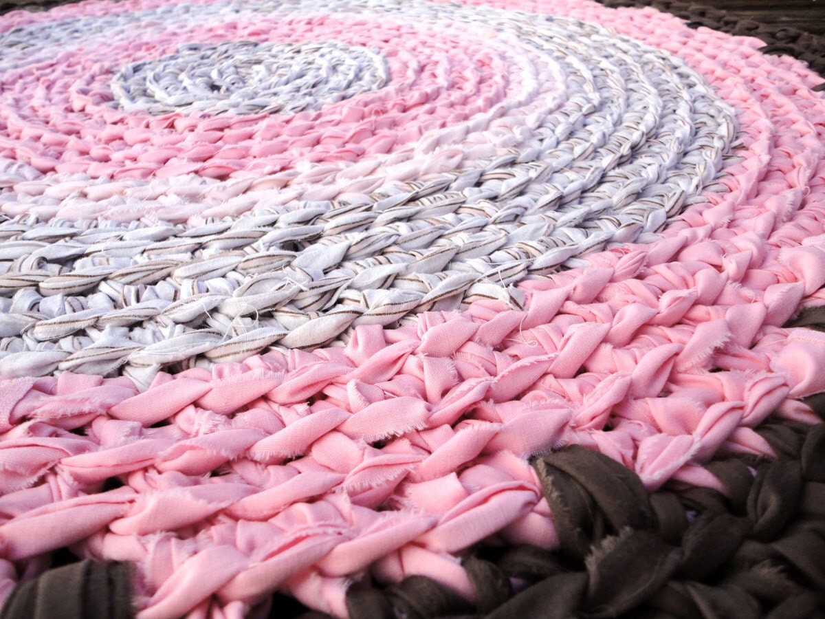 rag rug round recycled pink and brown crochet