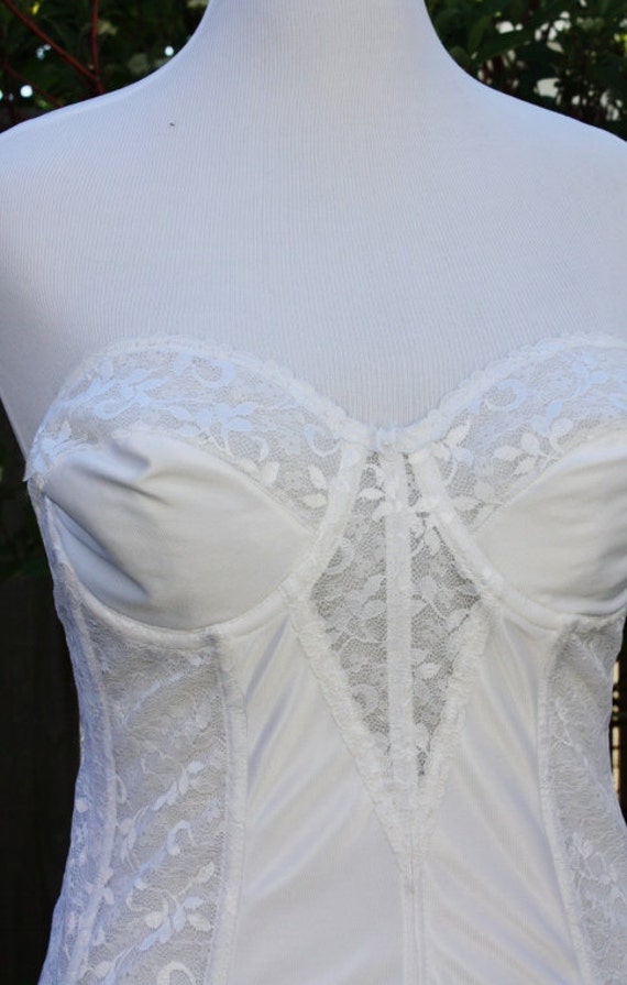 lace white bustier