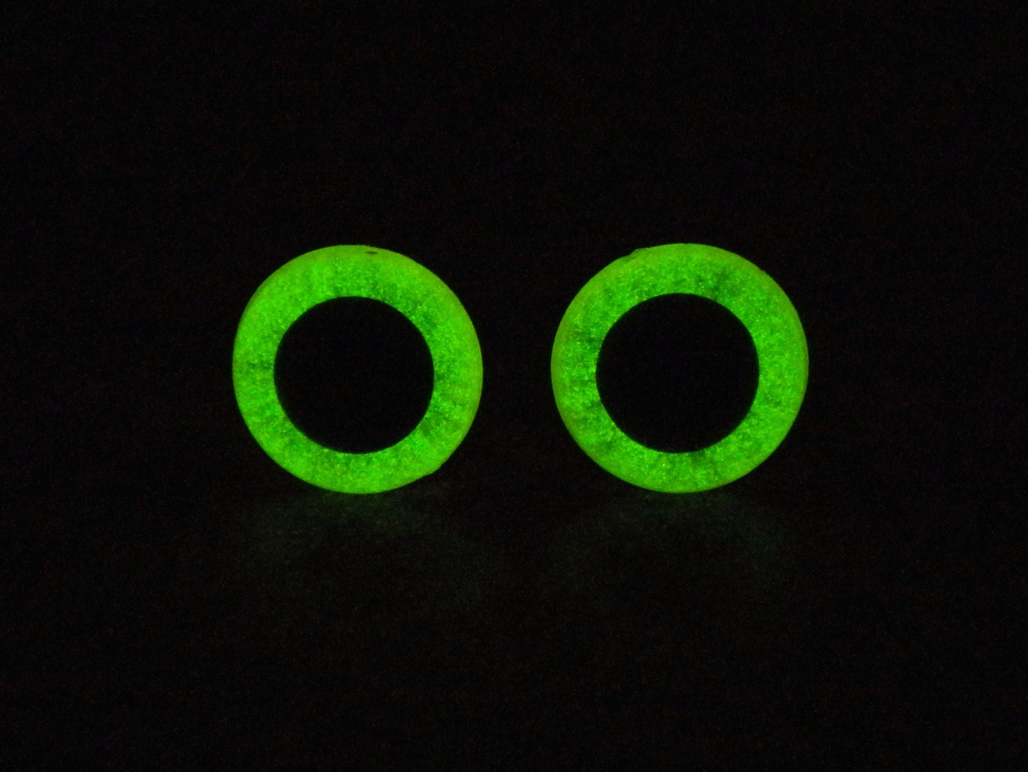 Items similar to 15mm Yellow Glow In The Dark Safety Eyes, 1 Pair of