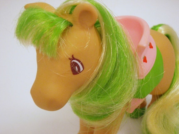 strawberry shortcake horse toy