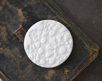 white clay doily brooch - delicate lace imprint brooch - white textured doily brooch - gift for her - lace wedding brooch - mothersday gift