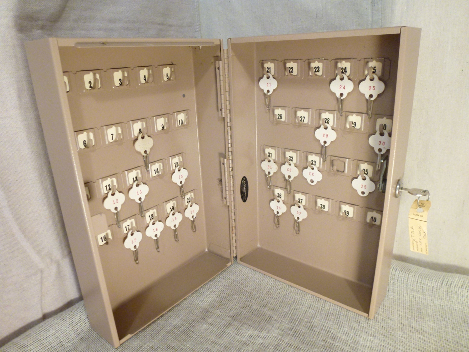 Industrial Box Locking Metal Box Key Keeper Valet Box Key