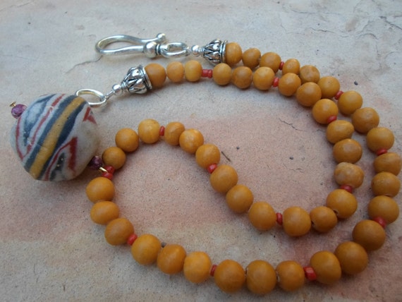 Choker Necklace of Yellow Marble with Vintage Bead Pendant