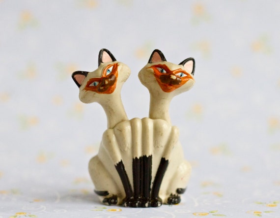 disney siamese cat ornament