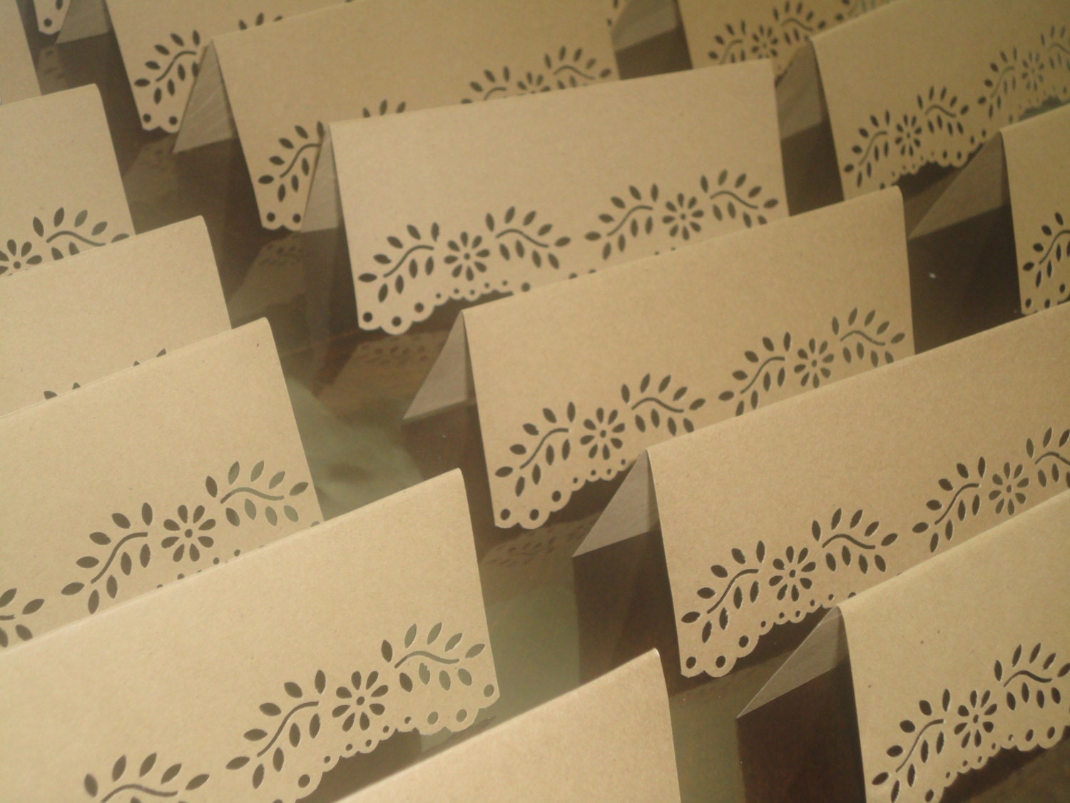 Set of 24 Kraft Lace Design Place Cards by PinkCandiCrafts on Etsy