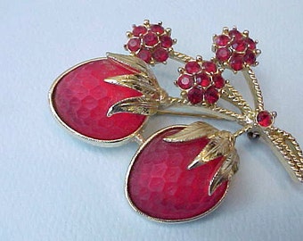 Beautiful Vintage Strawberries Brooch and Earrings Set by Sarah Coventry